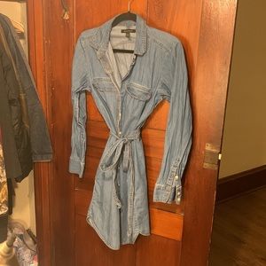 Banana republic denim dress with belt tie. Size Medium.
